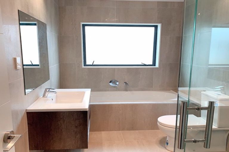 Photo of property in 112 Parkview Drive, Gulf Harbour, Whangaparaoa, 0930