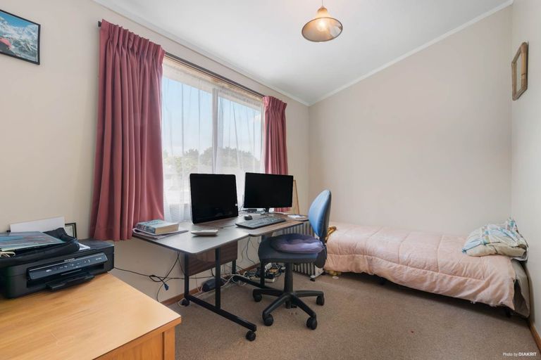Photo of property in 15 Banksia Place, Goodwood Heights, Auckland, 2105