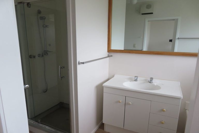 Photo of property in 4171a Great North Road, Glen Eden, Auckland, 0602