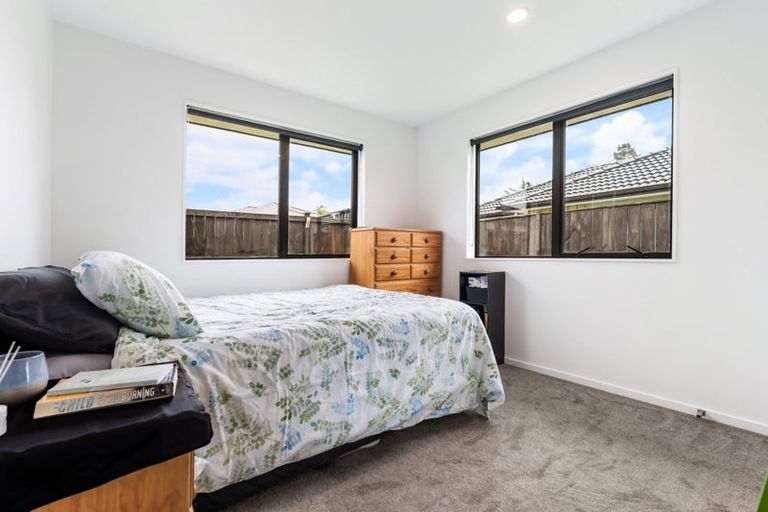 Photo of property in 5 Kahika Grove, Huapai, Kumeu, 0810
