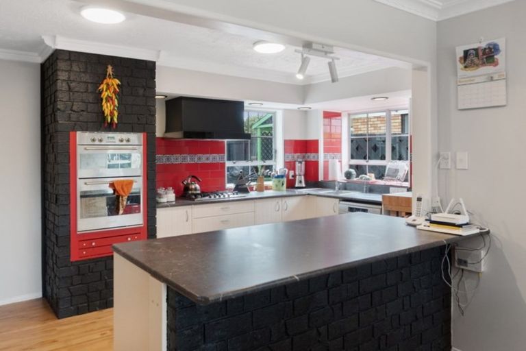 Photo of property in 27 Madill Road, St Andrews, Hamilton, 3200