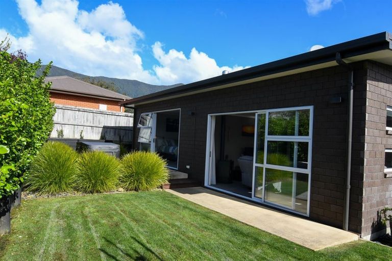 Photo of property in 25 Admiralty Place, Waikawa, Picton, 7220