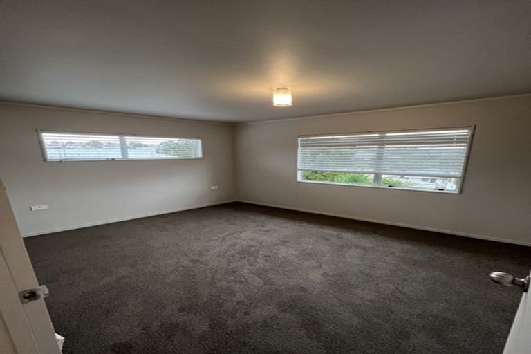Photo of property in 38 Lilburn Crescent, Massey, Auckland, 0614