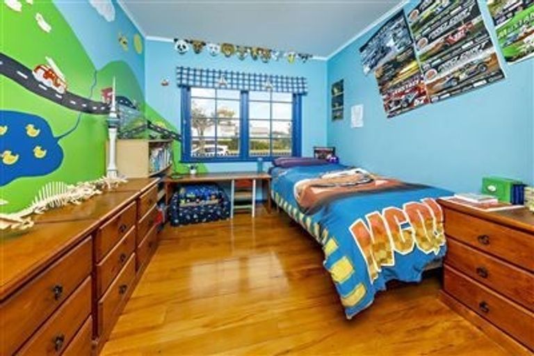 Photo of property in 8 Cargill Street, Papakura, 2110