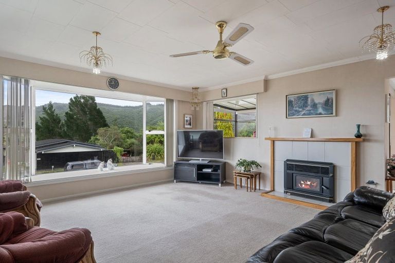 Photo of property in 20 Sunnyview Drive, Brown Owl, Upper Hutt, 5018