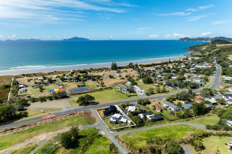 Photo of property in 806 Cove Road, Waipu, 0582