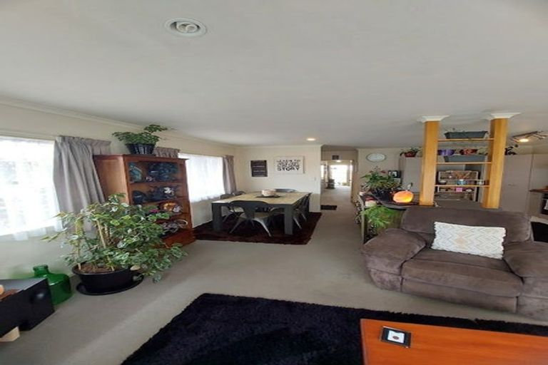 Photo of property in 42a Queenwood Road, Levin, 5510