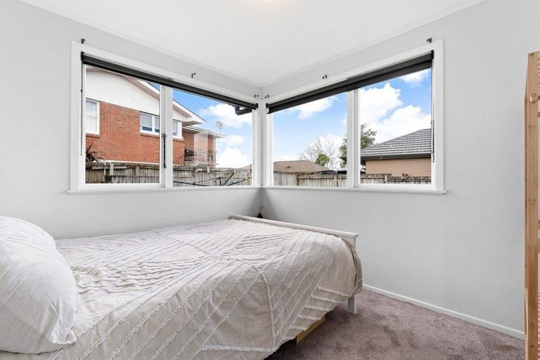 Photo of property in 97 Sunnyside Road, Sunnyvale, Auckland, 0612