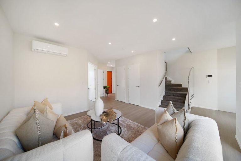 Photo of property in 3 Taipahitini Road, Rosehill, 2113