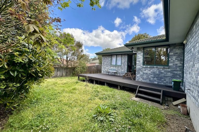 Photo of property in 21 Lucienne Drive, Ranui, Auckland, 0612