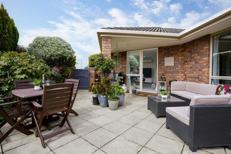 Photo of property in 2 Glencullen Drive, Casebrook, Christchurch, 8051