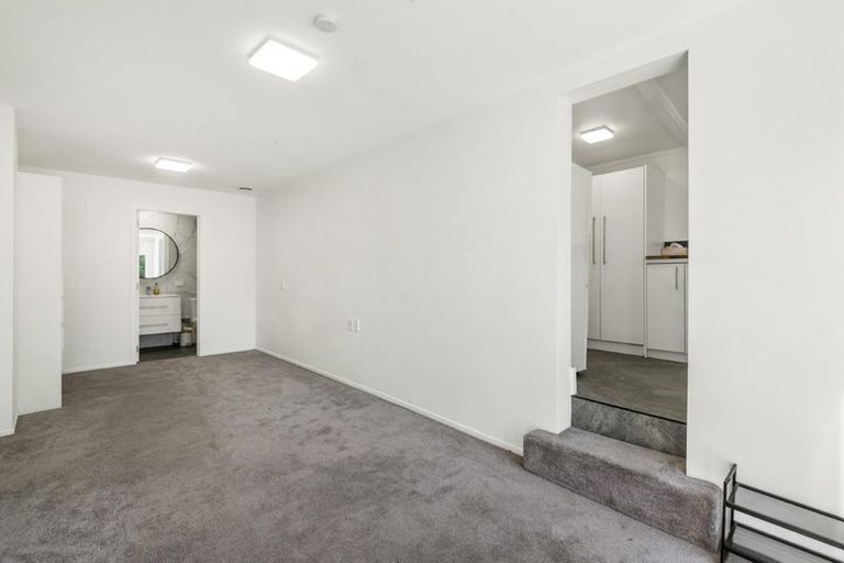 Photo of property in 1/27 Sandown Road, Rothesay Bay, Auckland, 0630