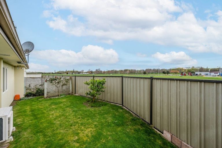Photo of property in 14 Flemington Place, Taradale, Napier, 4112