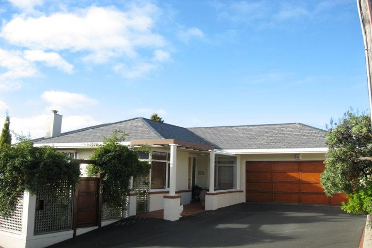 Photo of property in 30 Brownville Crescent, Maori Hill, Dunedin, 9010