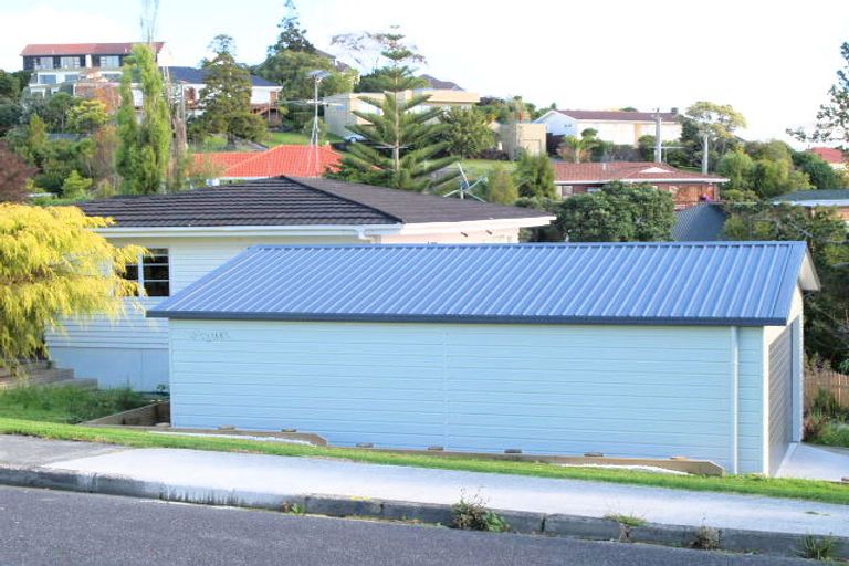 Photo of property in 96 Pah Road, Cockle Bay, Auckland, 2014