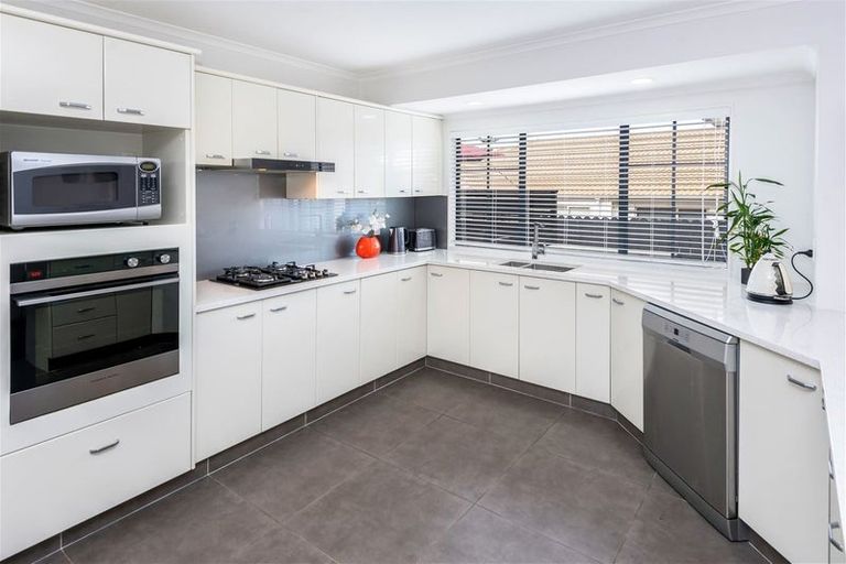 Photo of property in 8 Highgate Place, Somerville, Auckland, 2014