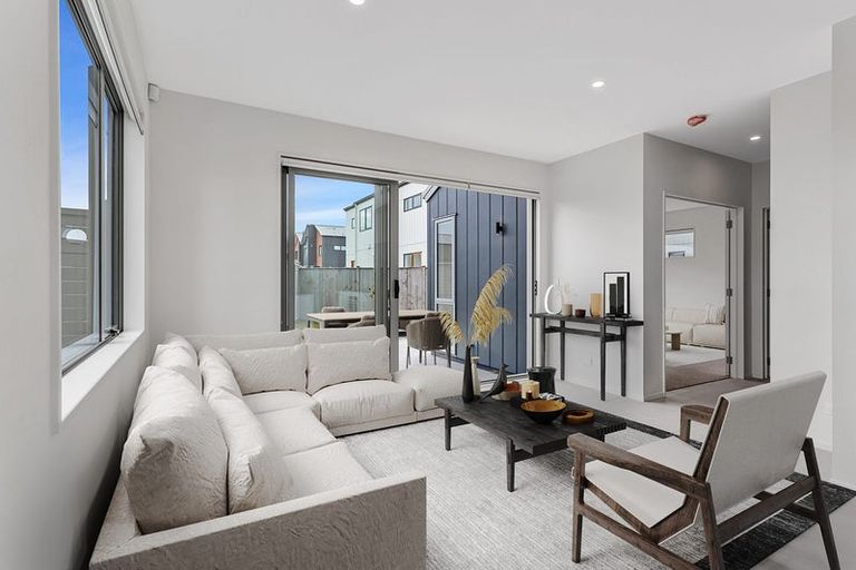 Photo of property in 39 Parkmore Drive, Rosehill, Papakura, 2113