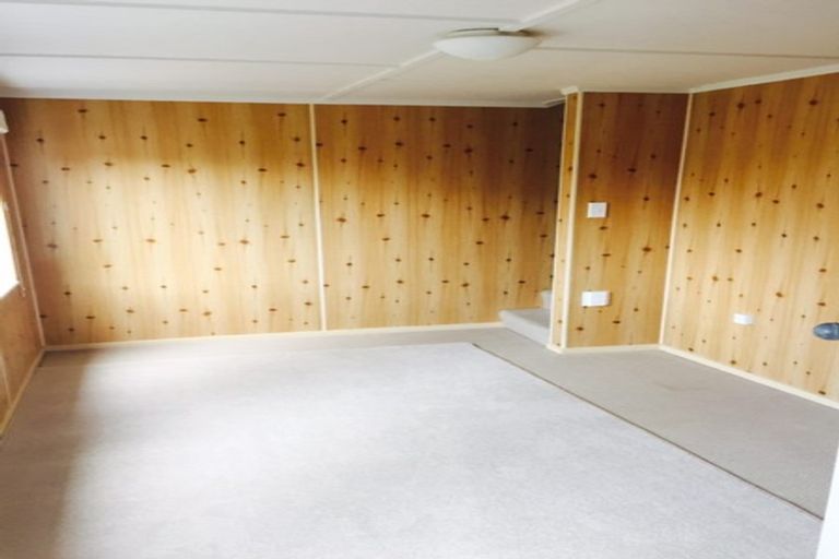 Photo of property in 61 Mellons Bay Road, Mellons Bay, Auckland, 2014