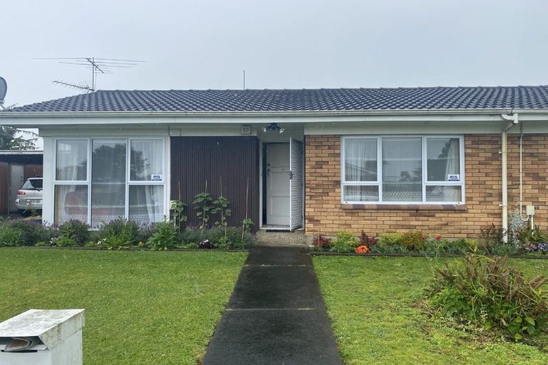 Photo of property in 1/4 Norman Spencer Drive, Papatoetoe, Auckland, 2104