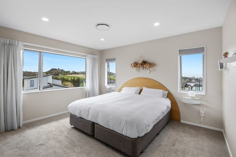 Photo of property in 60 Godfrey Drive, Orewa, 0931