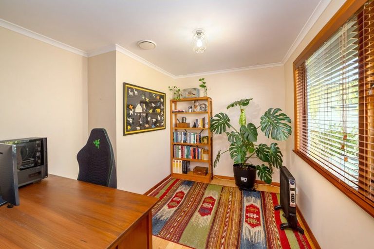 Photo of property in 9 Card Crescent, Featherston, 5710