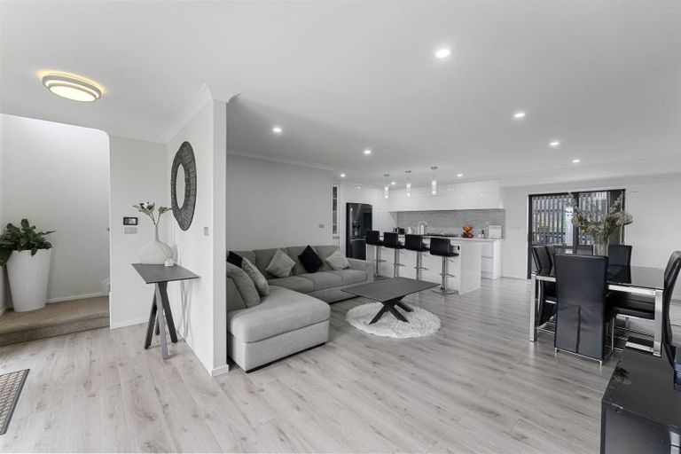 Photo of property in 126 Keri Vista Rise, Papakura, 2110