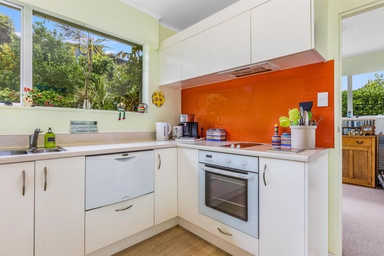 Photo of property in 4b The Track, Plimmerton, Porirua, 5026