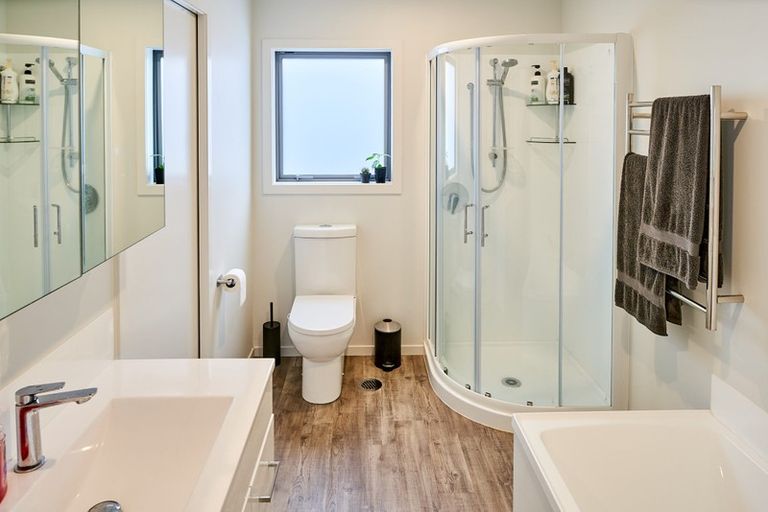 Photo of property in 89b Wainuiomata Road, Wainuiomata, Lower Hutt, 5014