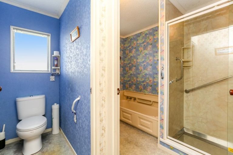 Photo of property in 1 Nursery Place, Westown, New Plymouth, 4310