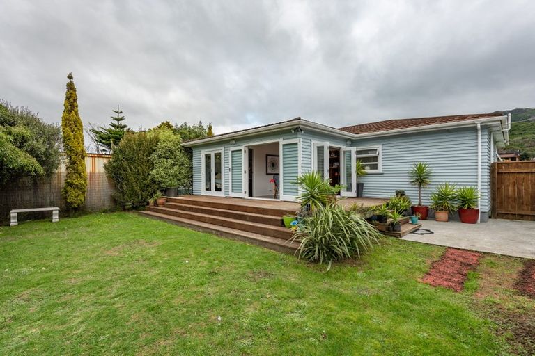 Photo of property in 36 Findlay Street, Tawa, Wellington, 5028