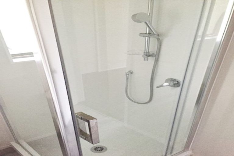 Photo of property in 1/13 Naviti Place, Browns Bay, Auckland, 0630