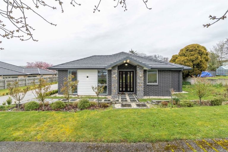 Photo of property in 14 Mary Street, Gore, 9710