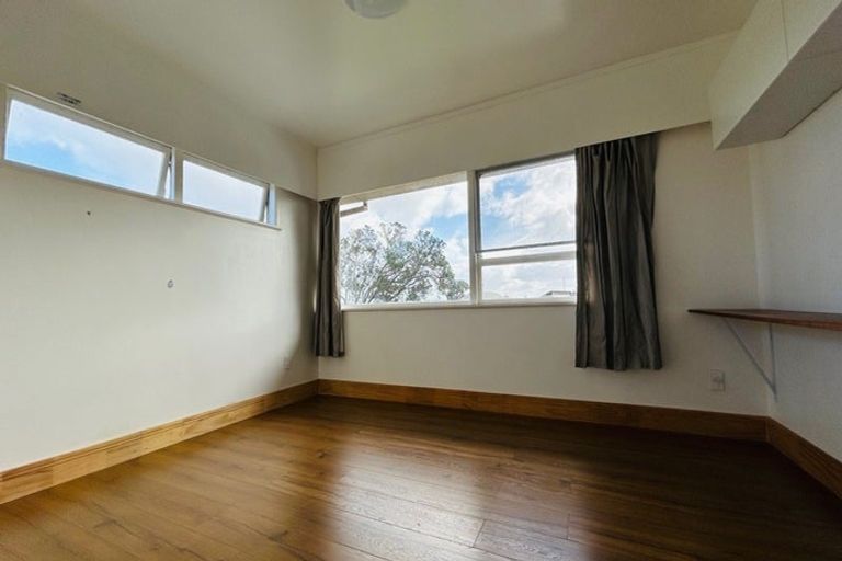 Photo of property in 24 Sunnyhill Crescent, Sunnyhills, Auckland, 2010