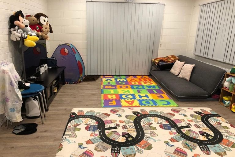 Photo of property in 9 Braund Place, Glenfield, Auckland, 0629