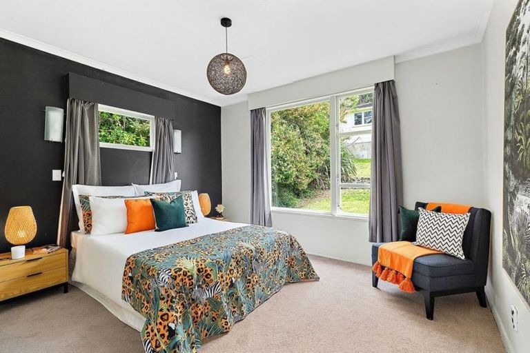 Photo of property in 7 Tainui Terrace, Tawa, Wellington, 5028