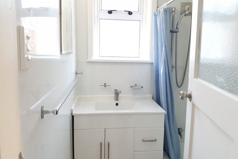 Photo of property in 61 Strathmore Avenue, Strathmore Park, Wellington, 6022