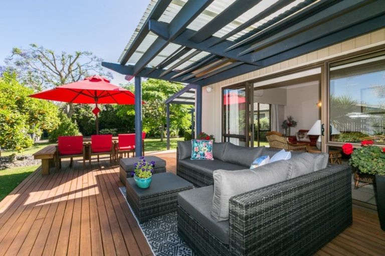 Photo of property in 52 Meeanee Road, Taradale, Napier, 4112