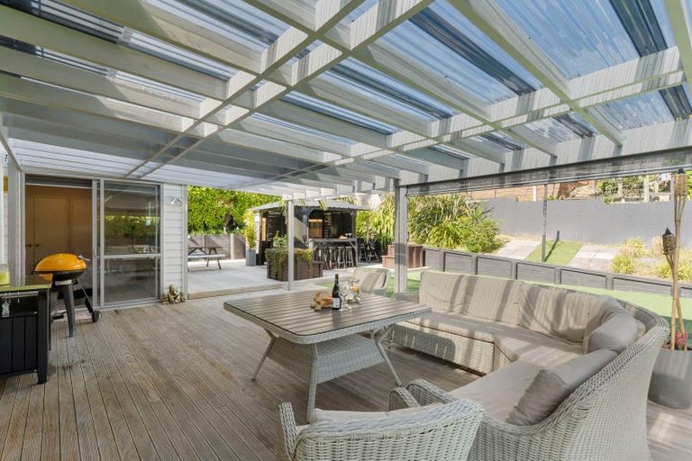 Photo of property in 13 Eastview Crescent, Stanmore Bay, Whangaparaoa, 0932