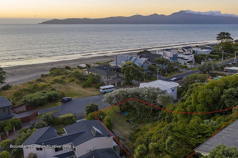 Photo of property in 19 Groves Road, Raumati Beach, Paraparaumu, 5032