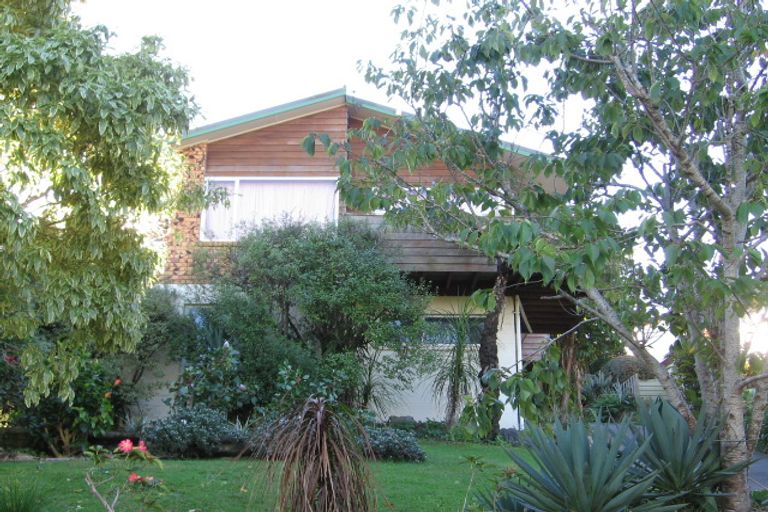 Photo of property in 2/27 Hythe Terrace, Mairangi Bay, Auckland, 0630