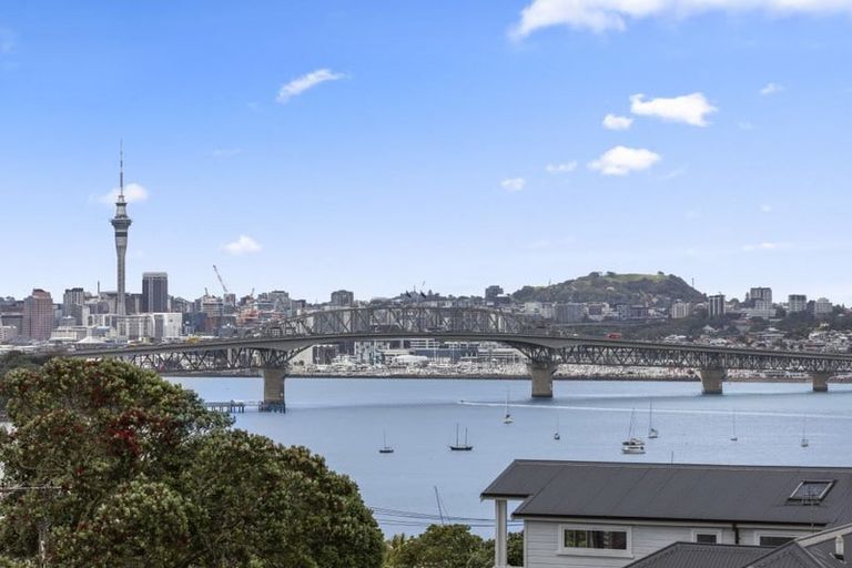 Photo of property in 31 Seaview Avenue, Northcote, Auckland, 0627