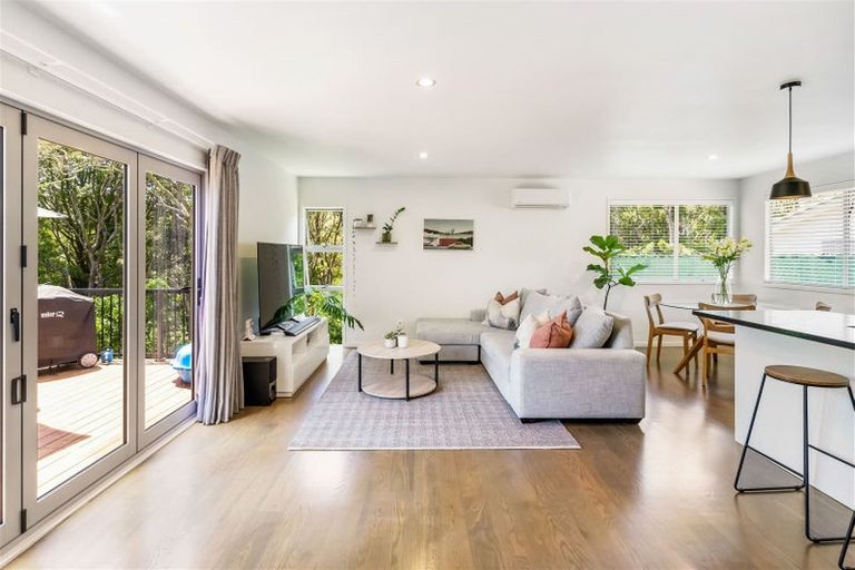 Photo of property in 63 Lynn Road, Bayview, Auckland, 0629