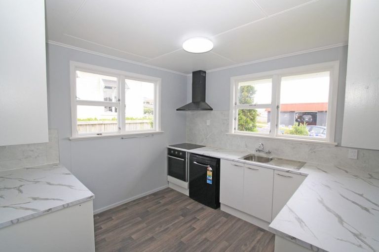 Photo of property in 62 Crownhill Street, Spotswood, New Plymouth, 4310
