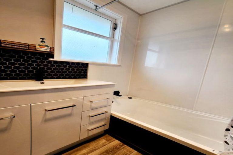 Photo of property in 15 Anne Street, Tokoroa, 3420