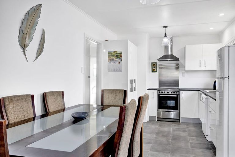 Photo of property in 60 Egmont Street, Hawera, 4610