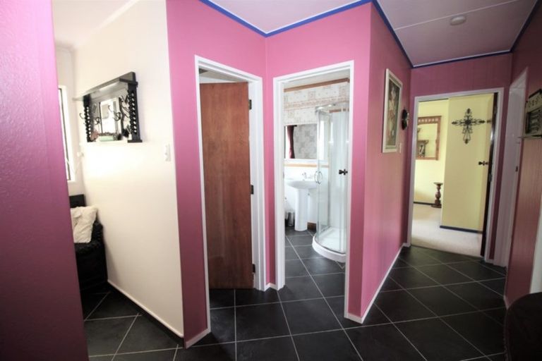 Photo of property in 16 Smith Street, Dannevirke, 4930