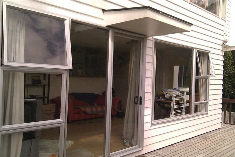 Photo of property in 50 Apuka Street, Brooklyn, Wellington, 6021