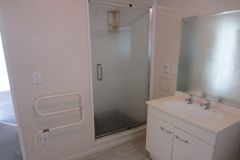 Photo of property in 58 Collins Avenue, Tawa, Wellington, 5028