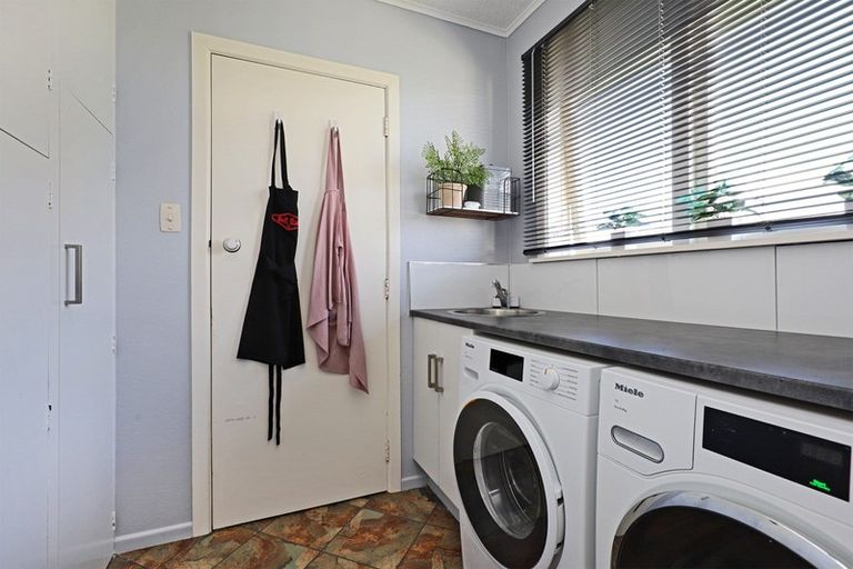 Photo of property in 75 Church Road, Taradale, Napier, 4112