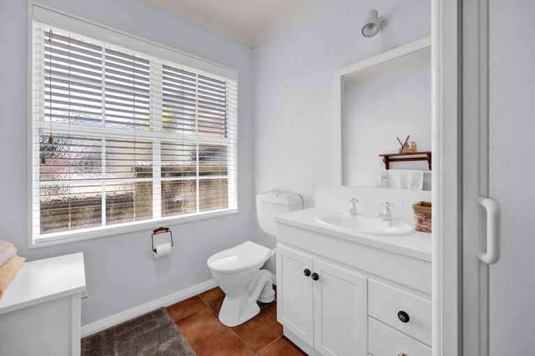 Photo of property in 11 Elder Grove, Whalers Gate, New Plymouth, 4310